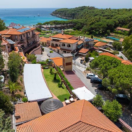Hotel Lo Scirocco Fetovaia Exterior photo
