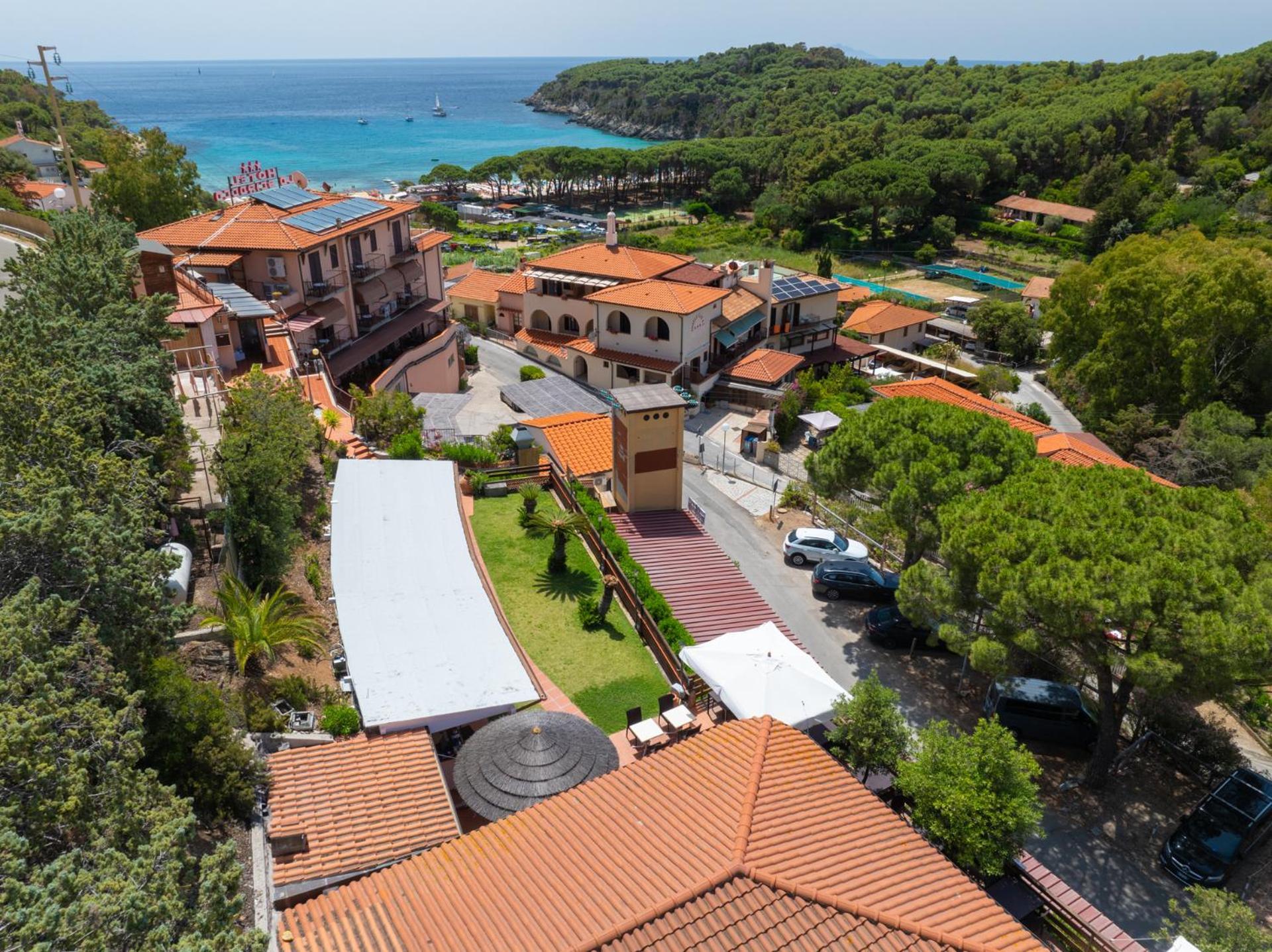 Hotel Lo Scirocco Fetovaia Exterior photo