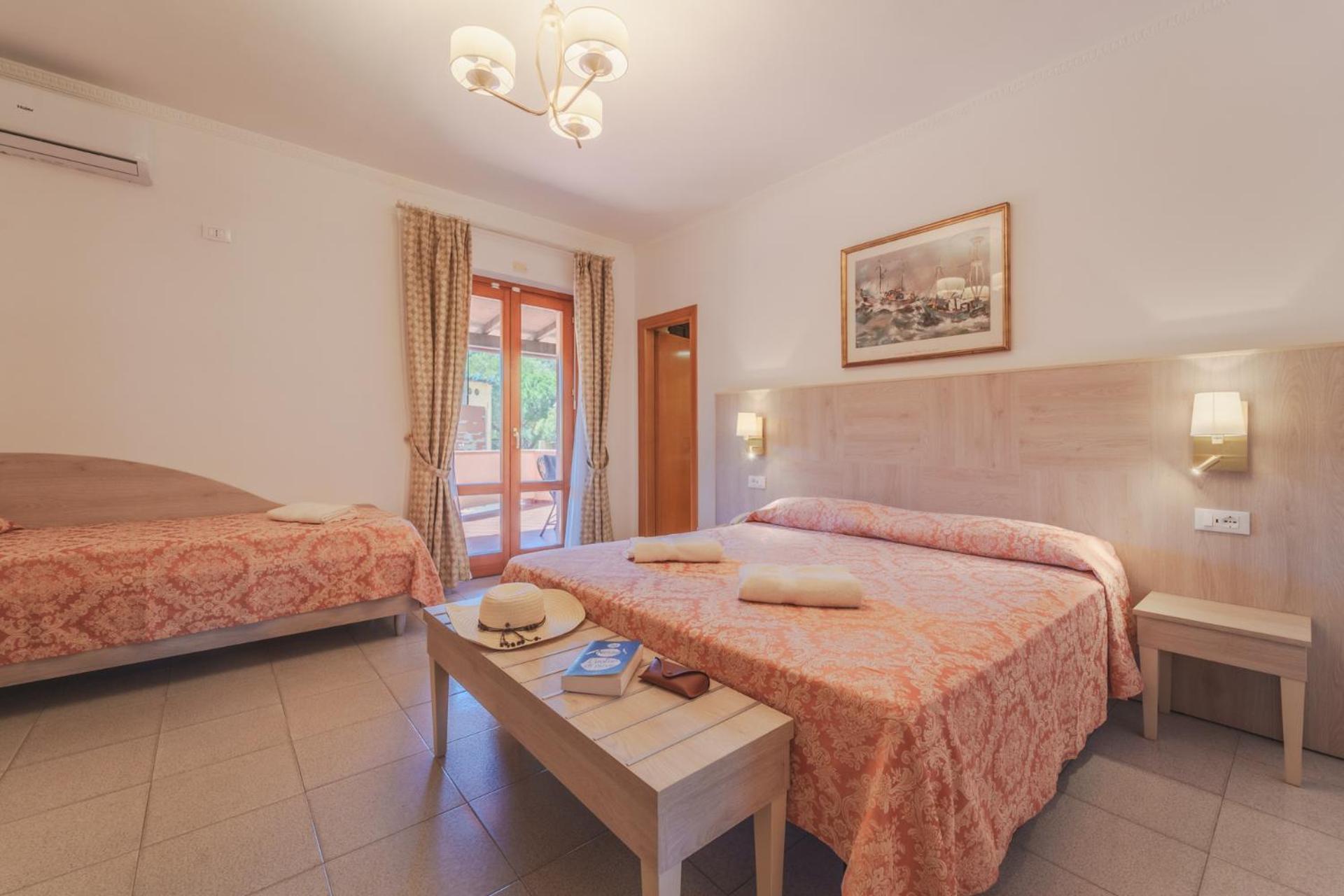 Hotel Lo Scirocco Fetovaia Exterior photo