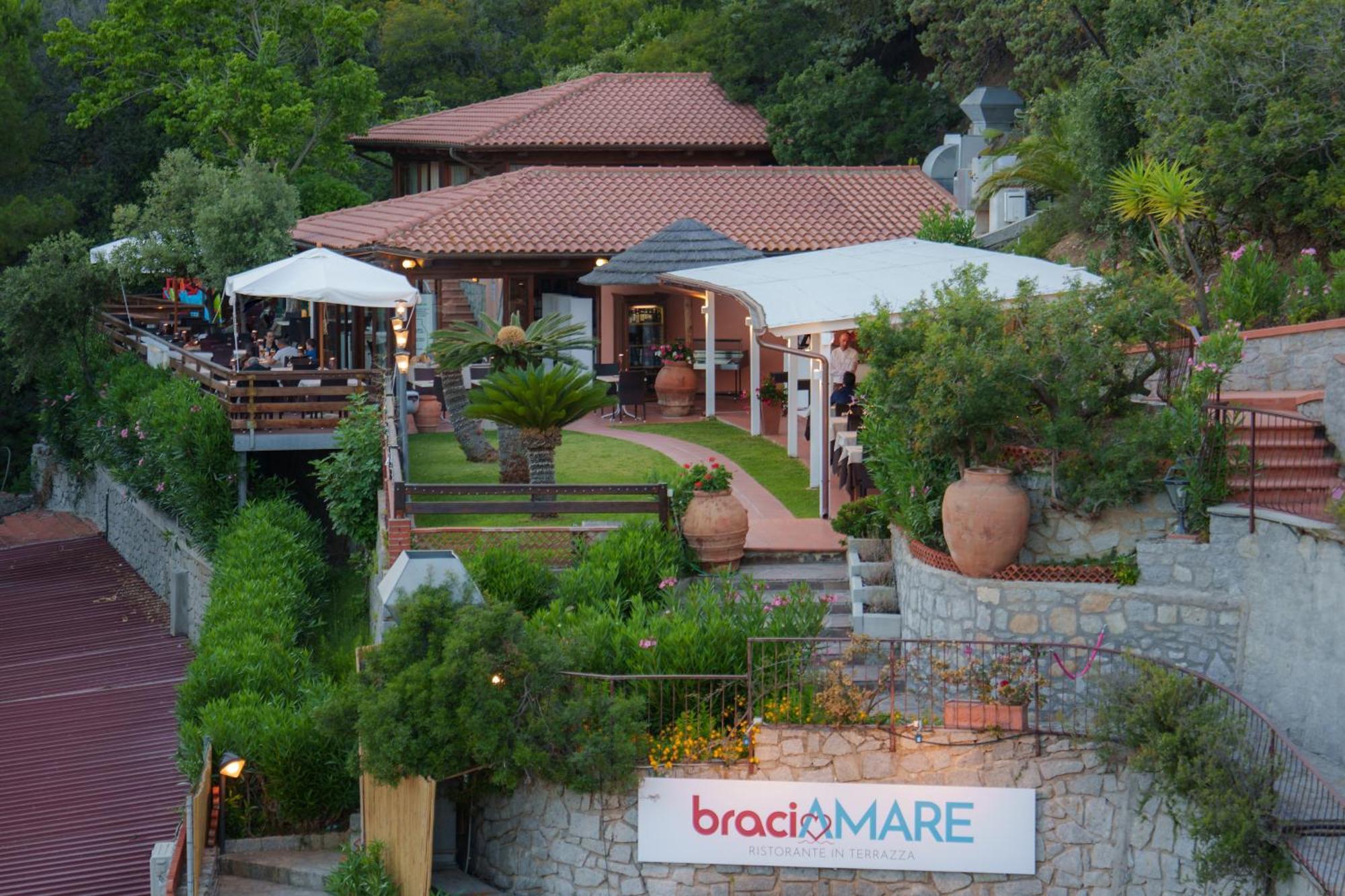 Hotel Lo Scirocco Fetovaia Exterior photo